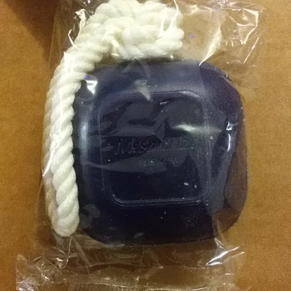Avon Mesmerize Men 2 pc gift set Soap On a Rope & After Shave Conditioner New